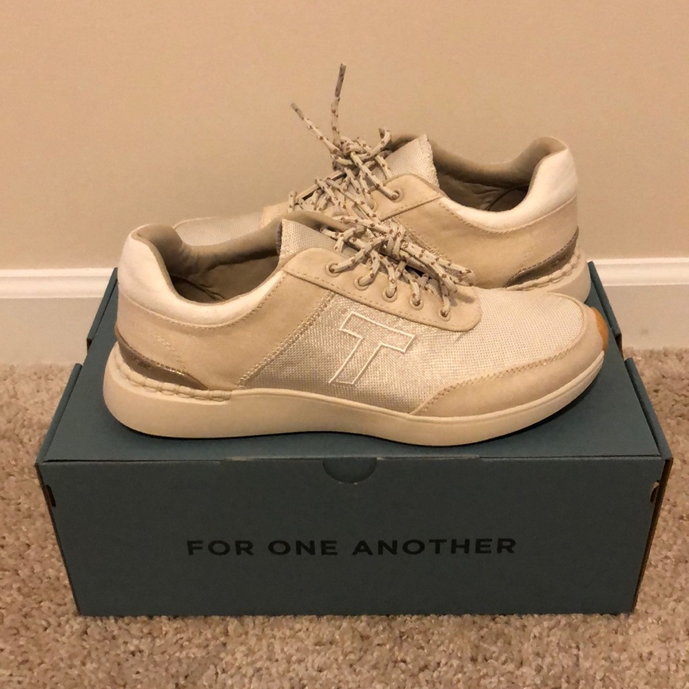 TOMS CANVAS SNEAKER